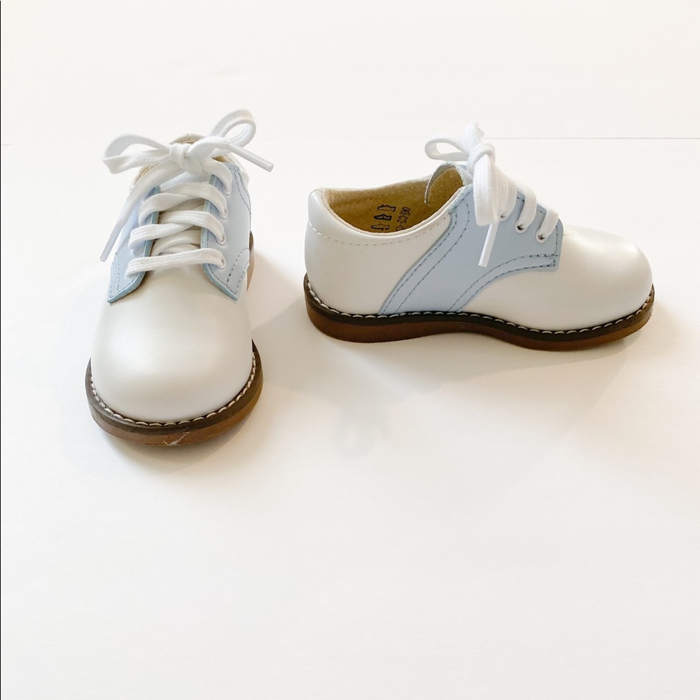 FootMates saddle shoes - light blue, size 5.5